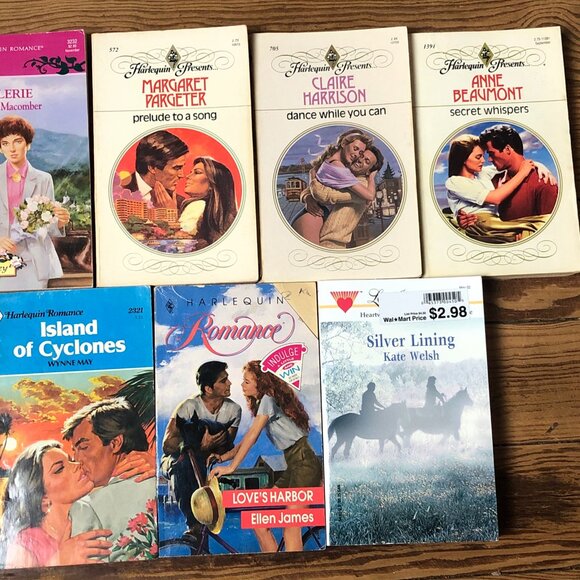 Lot Of 11 Harlequin Romance Novels Books Vintage Mixed - Picture 3 of 8